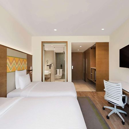 Novotel Guwahati Gs Road Esterno foto