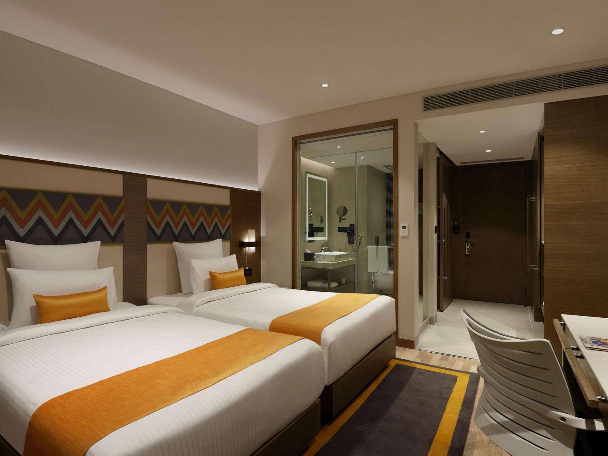 Novotel Guwahati Gs Road Esterno foto